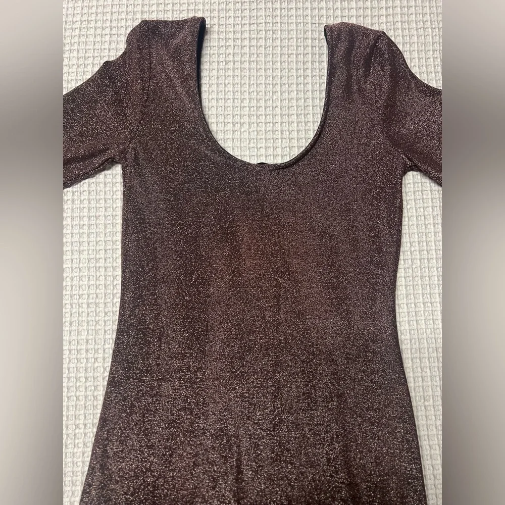 FASHION NOVA Maddie metallic maxi dress - Picture 4 of 8